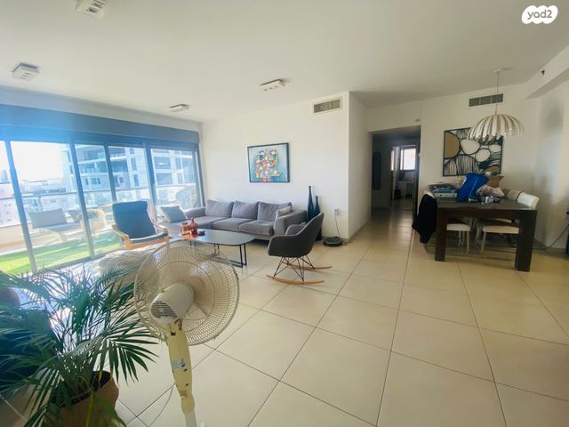 דירה, עזר וייצמן, מתחם 1200, הוד השרון