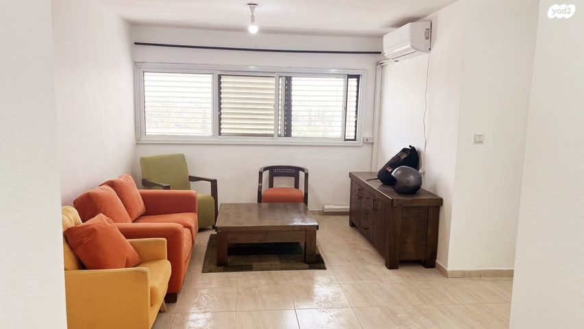 מעפילי אגוז 80