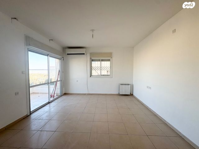 דירה, נחמה, חומת שמואל, הר חומה, ירושלים