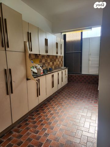 דירה, דניאל, בת ים