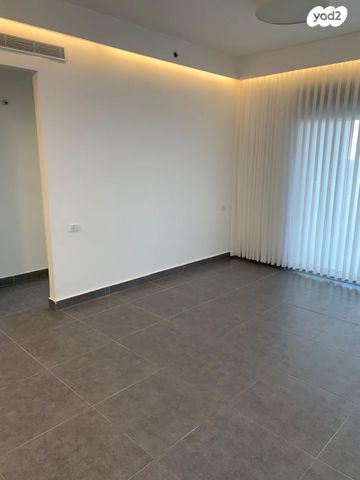 דירה, אדני פז, עין הים, חדרה