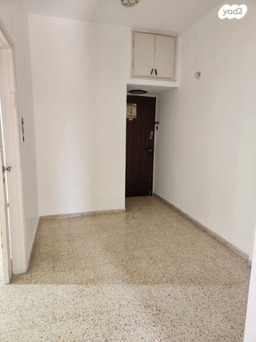 דירה, דניאל, בת ים