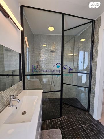 דירה, שדרות בן גוריון 2, נוף הטיילת, נתניה