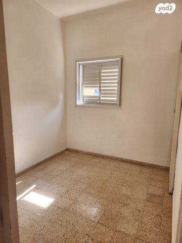 דירה, דניאל, בת ים