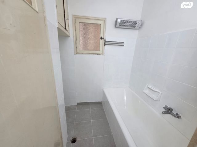 דירה, נפתלי הלל, ראשון לציון