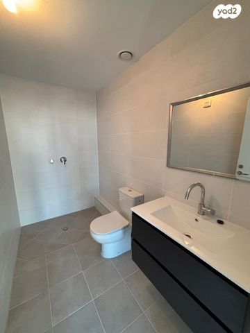 דירה, תוצרת הארץ, נחלת יצחק, תל אביב יפו