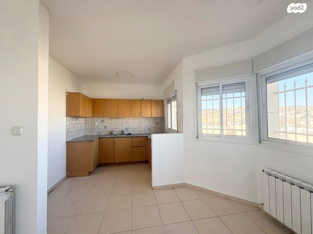 דירה, נחמה, חומת שמואל, הר חומה, ירושלים