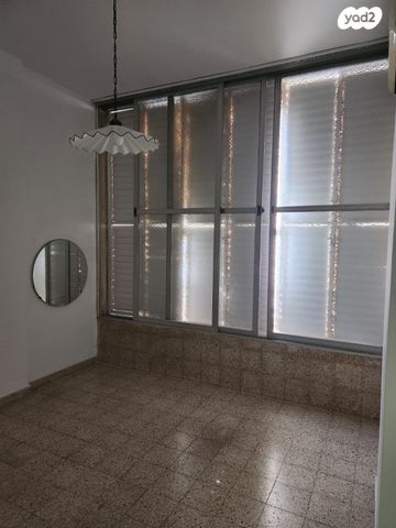 דירה, דניאל, בת ים