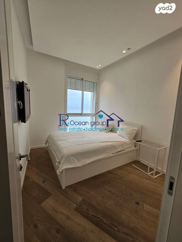 דירה, שדרות בן גוריון 2, נוף הטיילת, נתניה