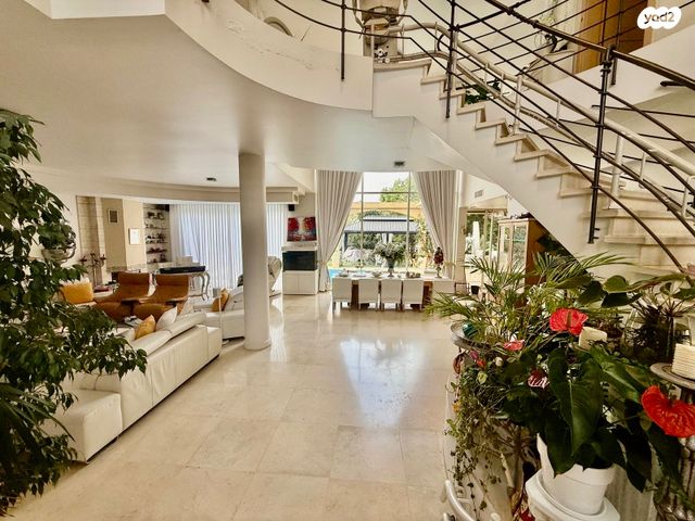 בית פרטי/ קוטג', הרקיע, הגולף, קיסריה