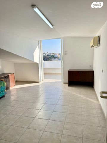 גג/ פנטהאוז, הרופא זלוצ'יסטי, אחוזה, חיפה