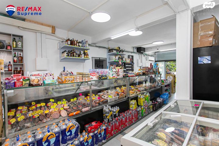 חנויות/ שטח מסחרי, שדרות טרומפלדור 46, זיו, חיפה