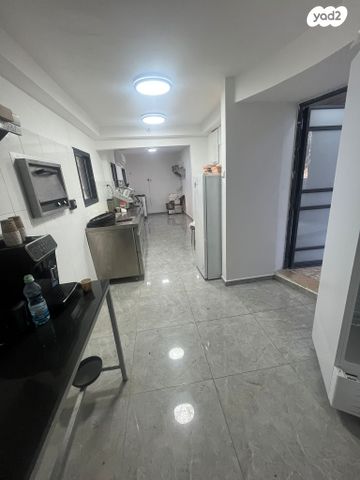 חנויות/ שטח מסחרי, חיפה