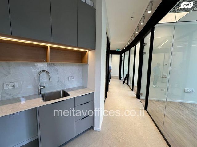 משרדים, דרך מנחם בגין 13, בורסה, רמת גן