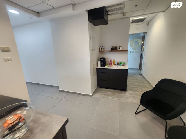 משרדים, העצמאות 42, מרכז העיר, קרית אתא