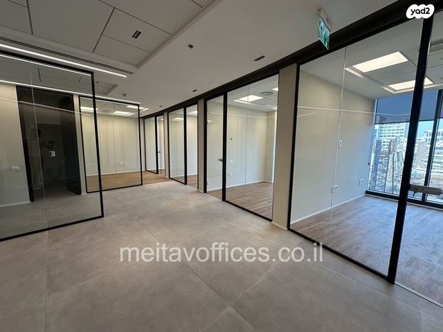 דרך מנחם בגין 13