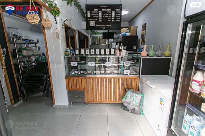 חנויות/ שטח מסחרי, שדרות טרומפלדור 46, זיו, חיפה