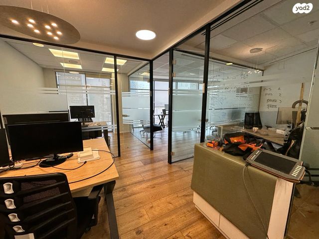 משרדים, דרך מנחם בגין 7, בורסה, רמת גן