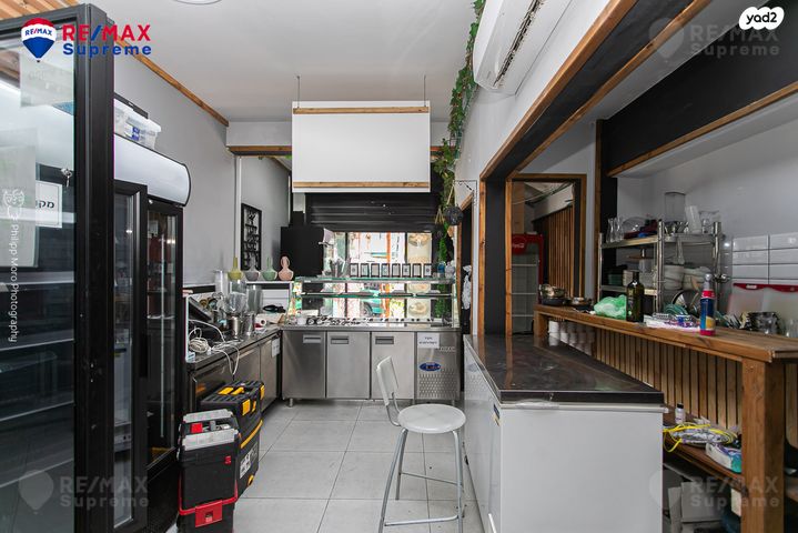 חנויות/ שטח מסחרי, שדרות טרומפלדור 46, זיו, חיפה