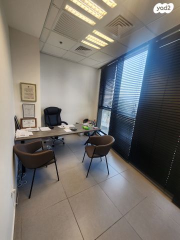 משרדים, העצמאות 42, מרכז העיר, קרית אתא