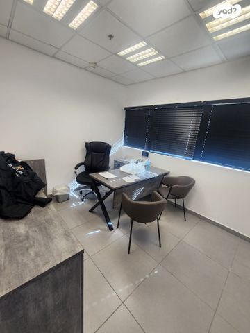 משרדים, העצמאות 42, מרכז העיר, קרית אתא