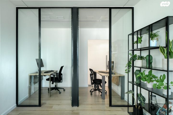 משרדים, יגאל אלון, ביצרון ורמת ישראל, תל אביב יפו