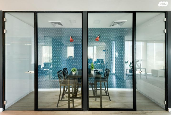 משרדים, יגאל אלון, ביצרון ורמת ישראל, תל אביב יפו