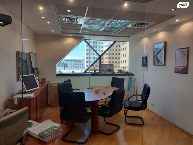 משרדים, זרחין 10, אזור תעשייה קרית אתגרים, רעננה