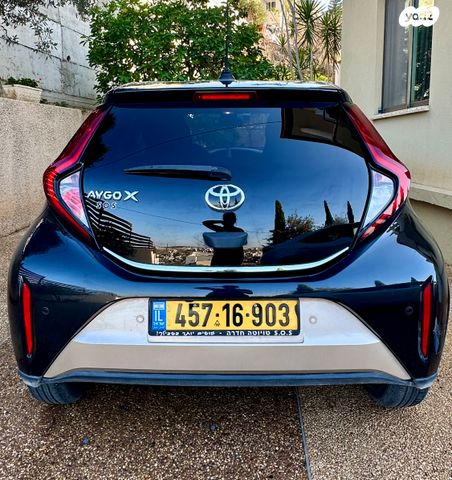 טויוטה אייגו X