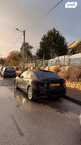 מאזדה 3