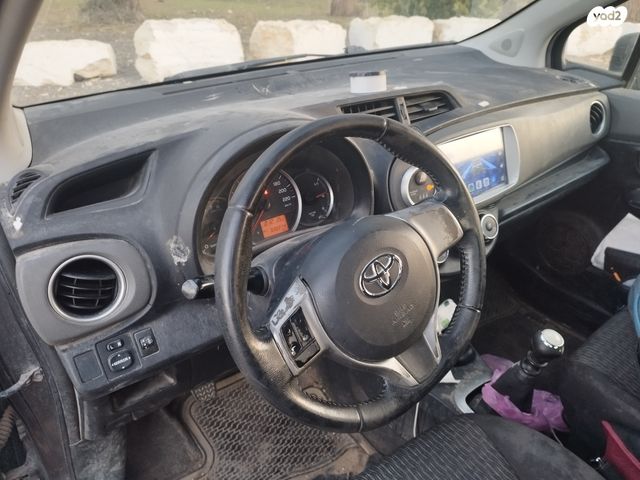 טויוטה יאריס