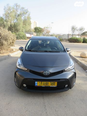 טויוטה פריוס פלוס