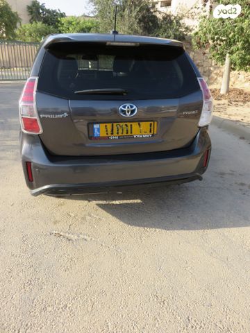 טויוטה פריוס פלוס