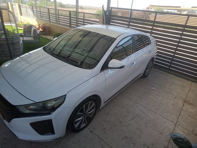 יונדאי איוניק