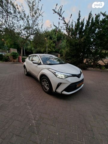 מודעת רכב טויוטה C-HR