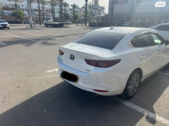 מודעת רכב מאזדה 3