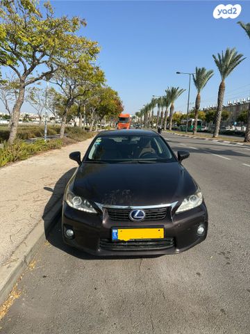 מודעת רכב לקסוס CT