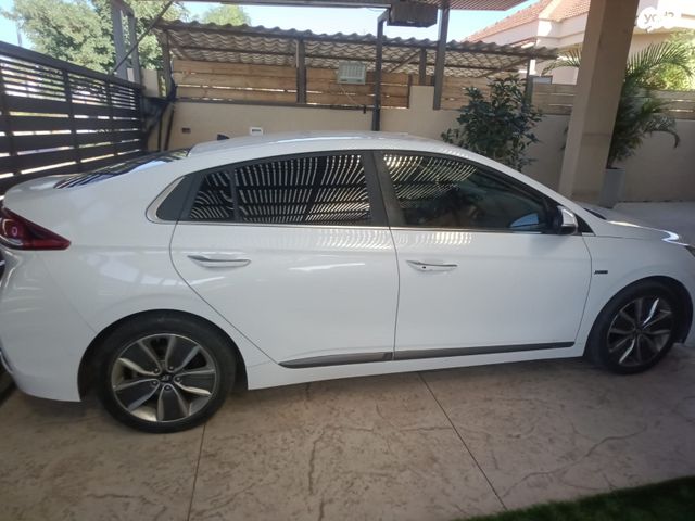 יונדאי איוניק