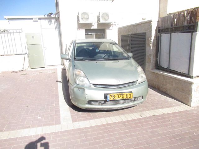 מודעת רכב טויוטה פריוס