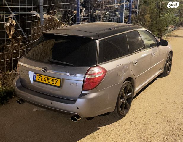 סובארו B4/לגאסי