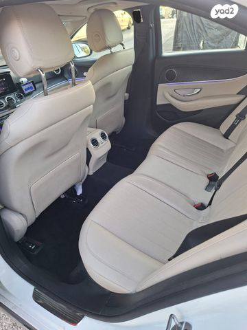 מודעת רכב מרצדס-בנץ E-class