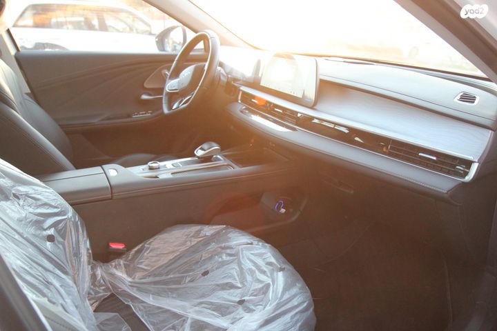 צ׳רי אריזו 8