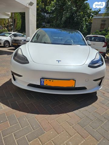מודעת רכב טסלה מודל 3
