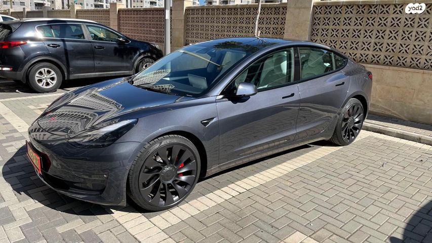 מודעת רכב טסלה מודל 3