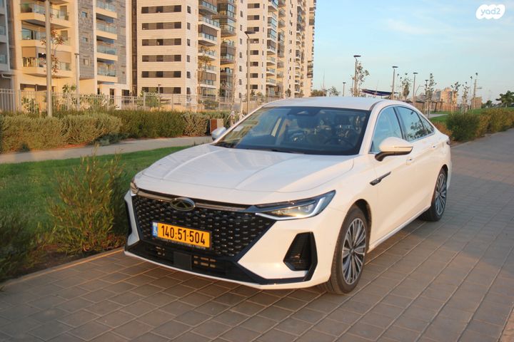 צ׳רי אריזו 8