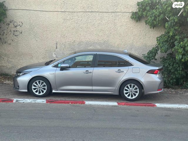 טויוטה קורולה