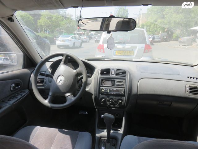 מודעת רכב מאזדה 323