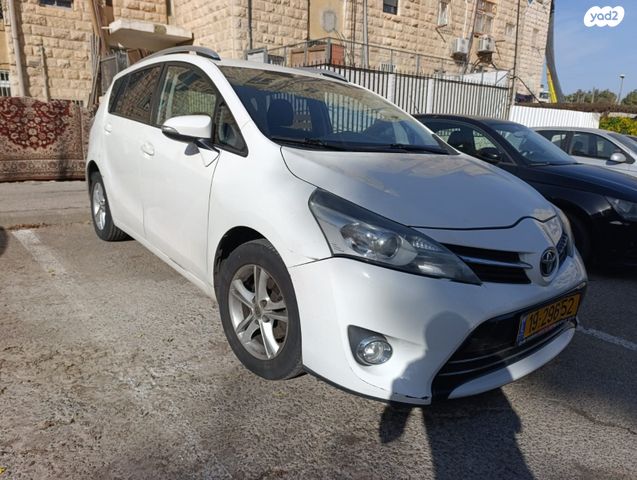 מודעת רכב טויוטה ורסו