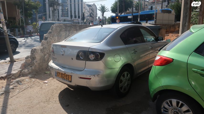 מודעת רכב מאזדה 3