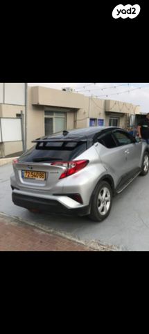 מודעת רכב טויוטה C-HR
